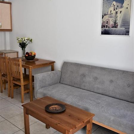 Emorfia Apartment คามารี ภายนอก รูปภาพ